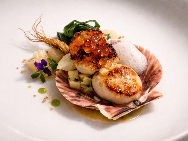 La table J'M J'M Saint Jacques en coquille